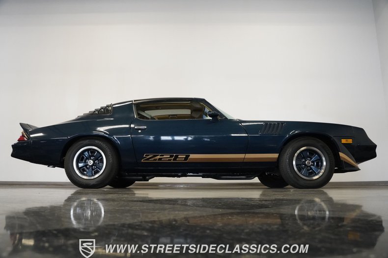 Chevrolet-Camaro-1979-Dark-Blue-Metallic-Tan-26