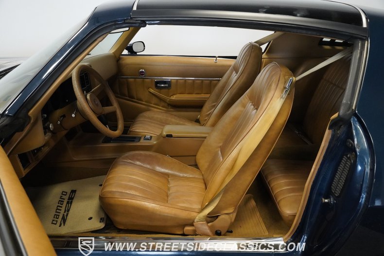 Chevrolet-Camaro-1979-Dark-Blue-Metallic-Tan-39