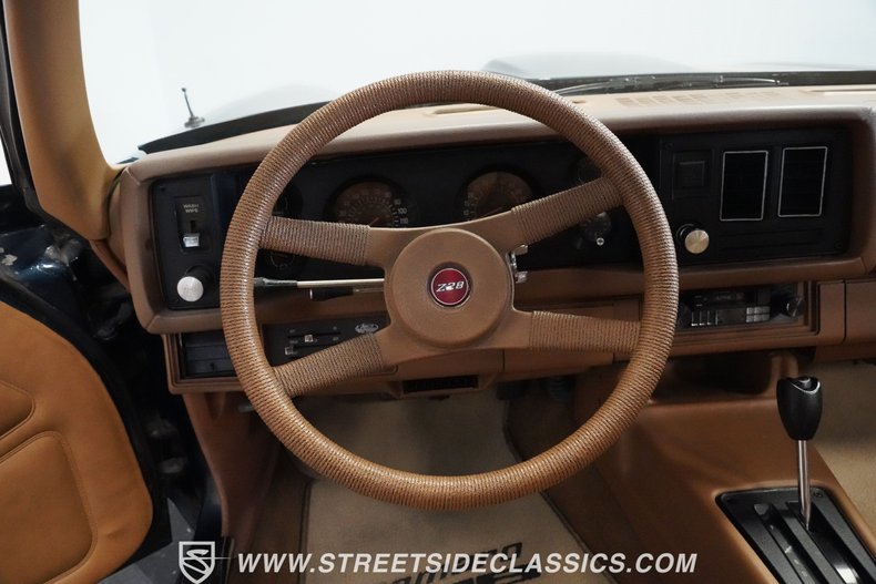 Chevrolet-Camaro-1979-Dark-Blue-Metallic-Tan-42