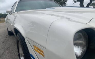 Chevrolet-Camaro-1980-Coupe-11