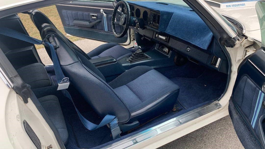 Chevrolet-Camaro-1980-Coupe-17