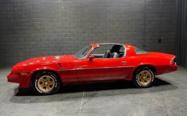 Chevrolet-Camaro-1981-Coupe-1