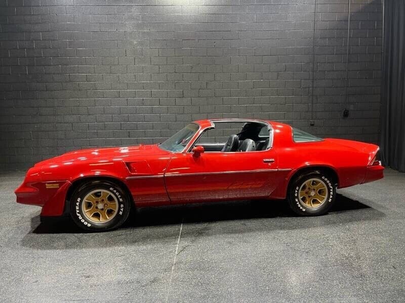 Chevrolet-Camaro-1981-Coupe-1
