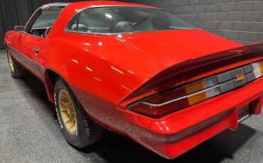 Chevrolet-Camaro-1981-Coupe-11