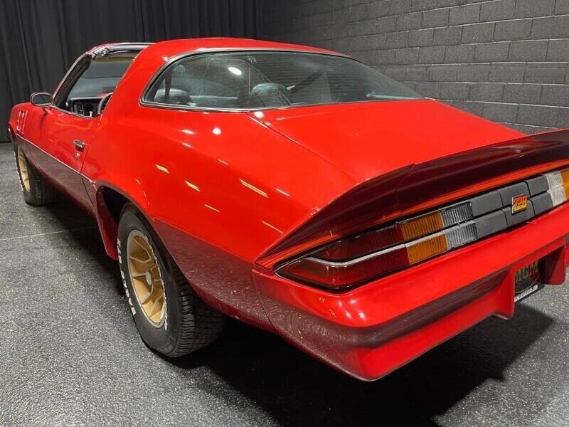 Chevrolet-Camaro-1981-Coupe-11