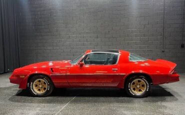 Chevrolet-Camaro-1981-Coupe-13
