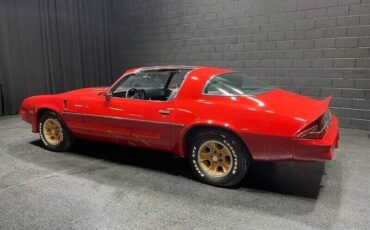 Chevrolet-Camaro-1981-Coupe-2