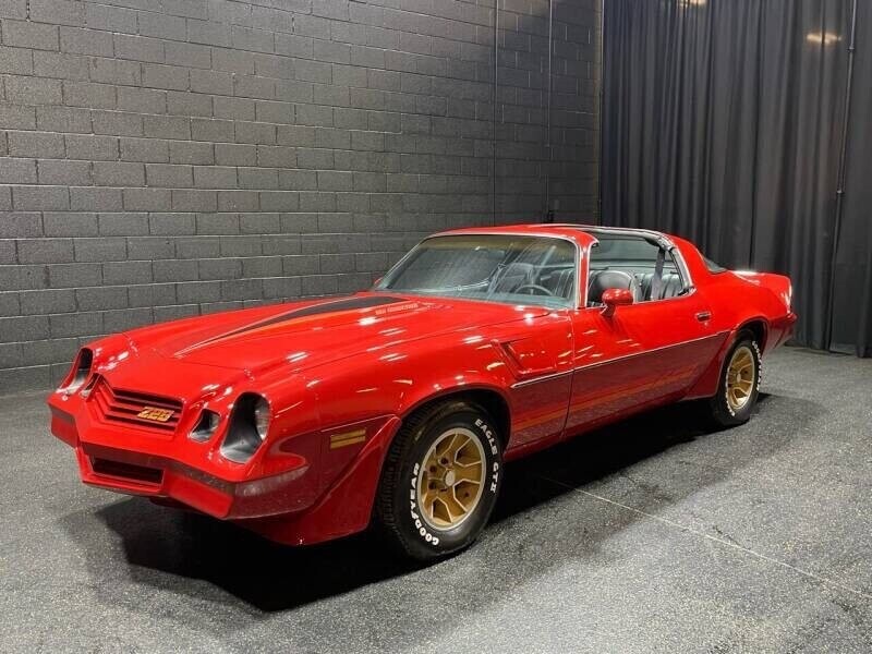 Chevrolet-Camaro-1981-Coupe-27