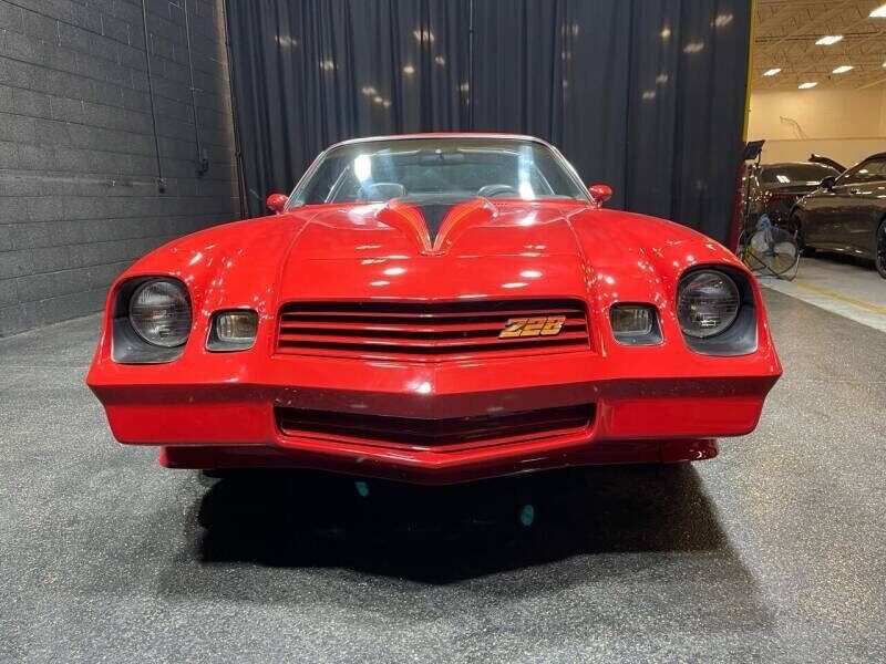 Chevrolet-Camaro-1981-Coupe-4