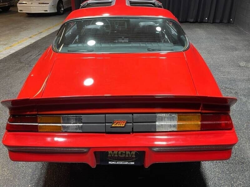 Chevrolet-Camaro-1981-Coupe-8