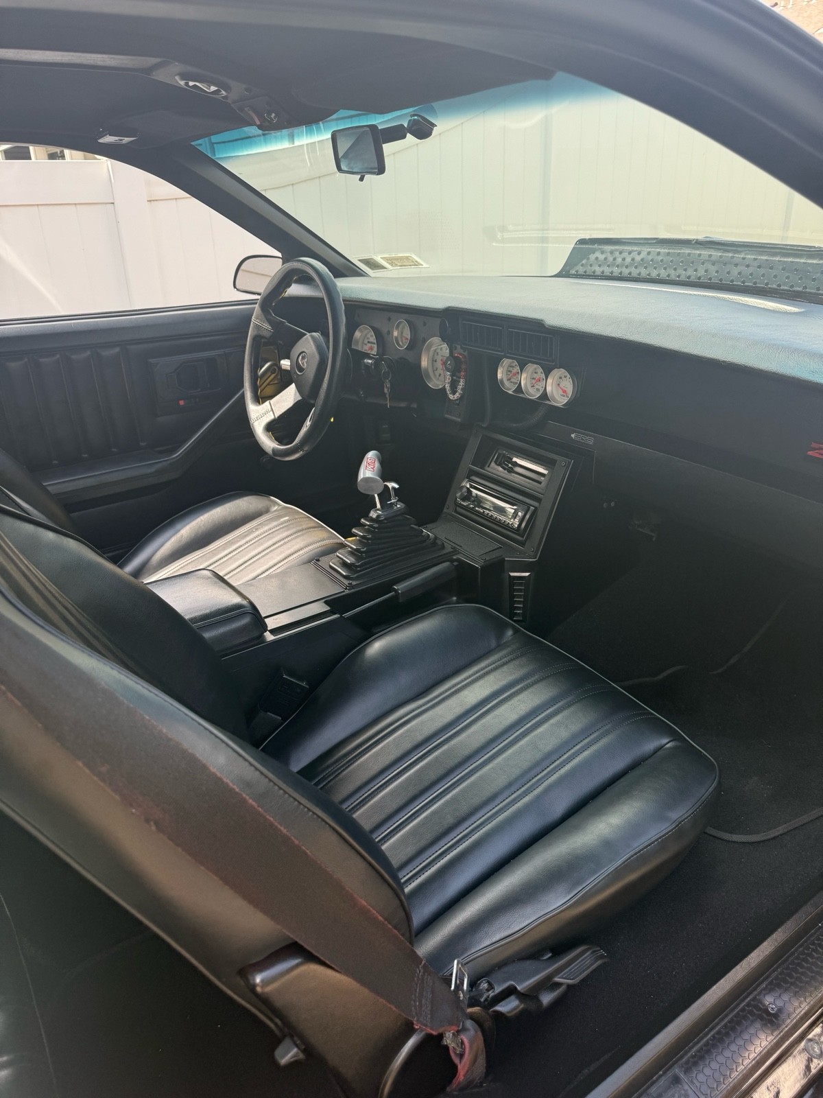 Chevrolet-Camaro-1985-4