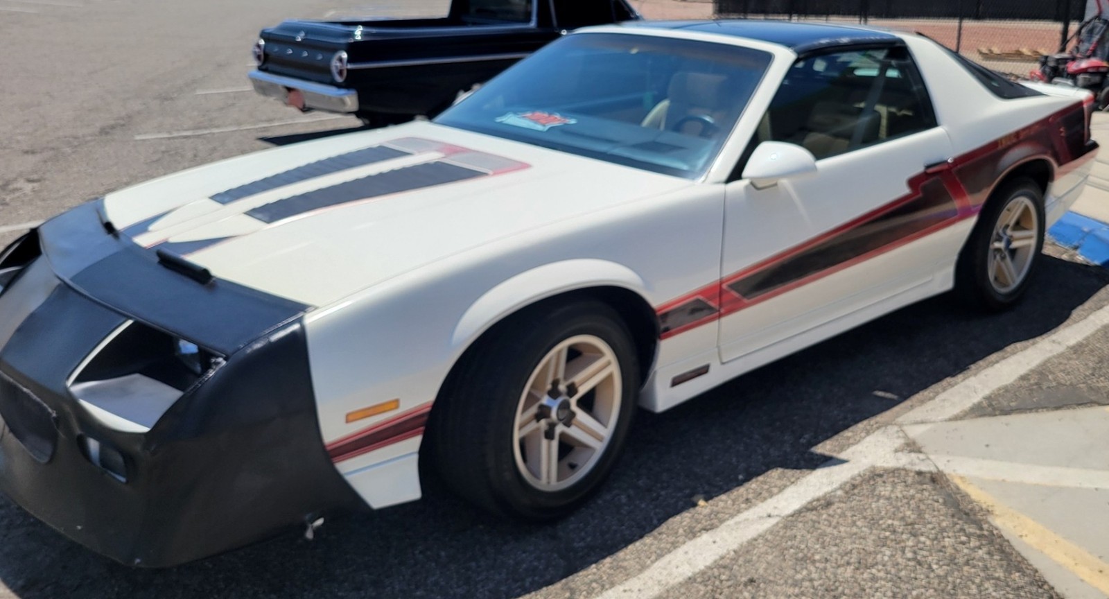 Chevrolet-Camaro-1986-Coupe-1