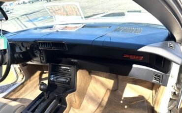 Chevrolet-Camaro-1986-Coupe-15
