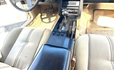 Chevrolet-Camaro-1986-Coupe-16