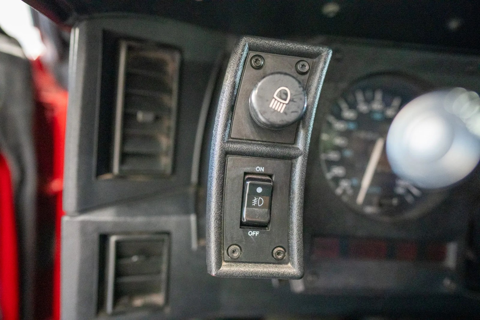 Chevrolet-Camaro-1987-Coupe-10