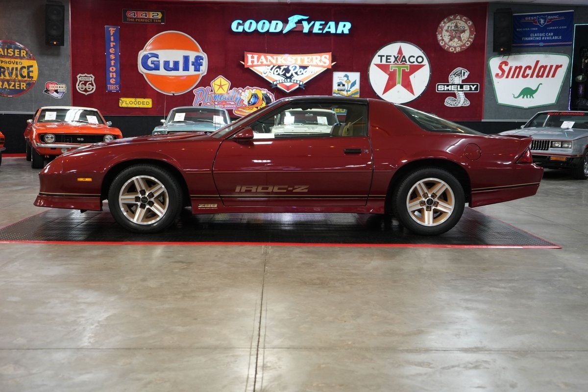 Chevrolet-Camaro-1987-Coupe-19