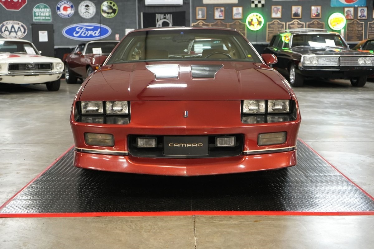 Chevrolet-Camaro-1987-Coupe-25