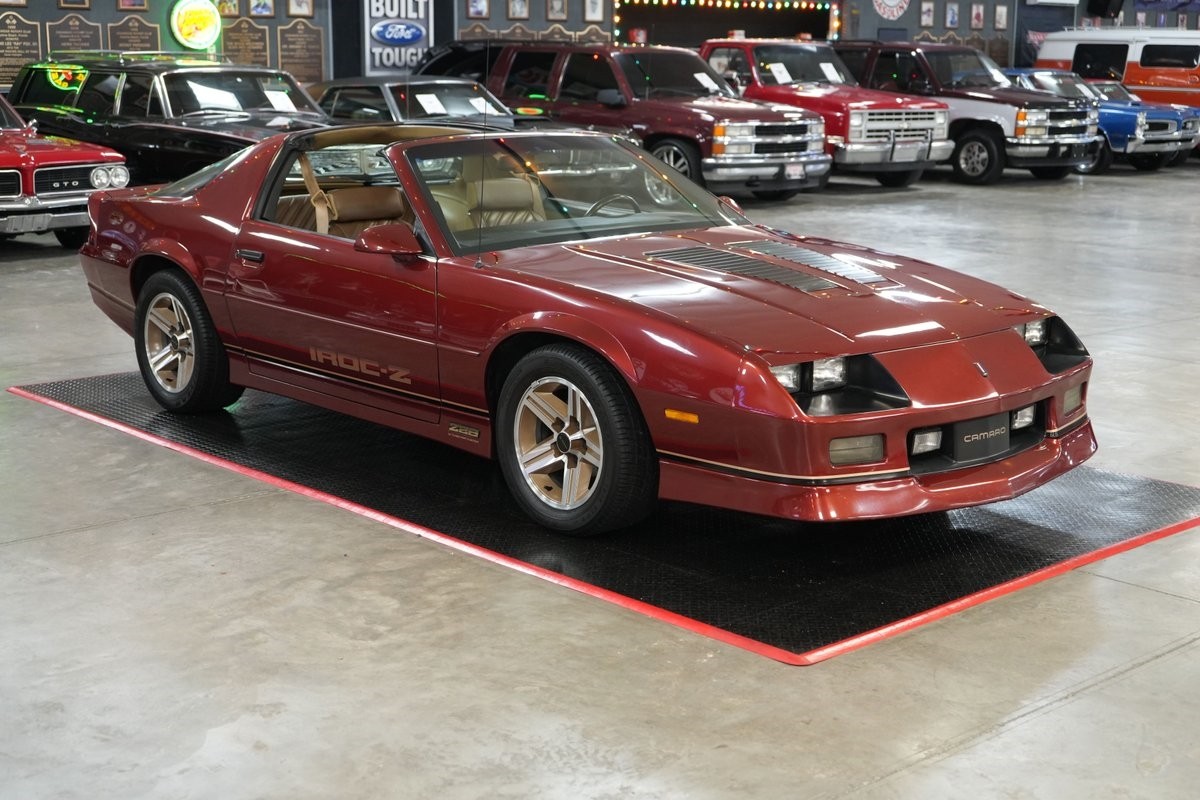 Chevrolet-Camaro-1987-Coupe-32