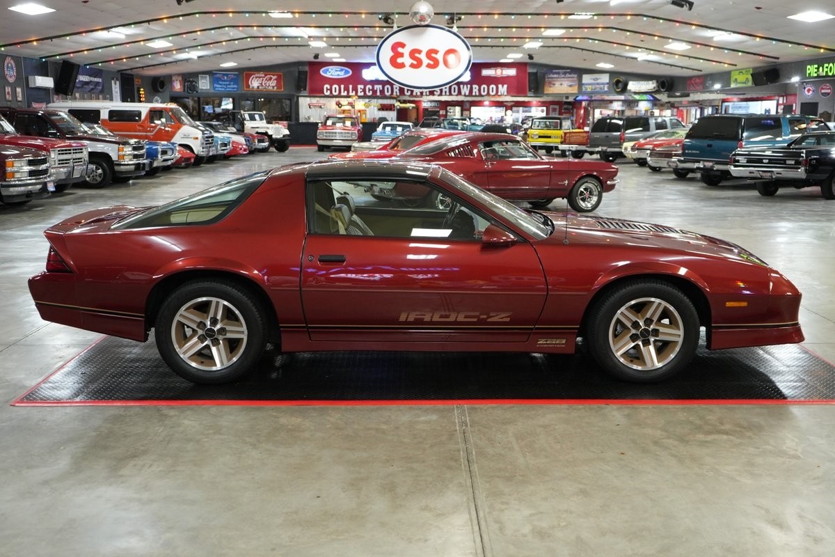 Chevrolet-Camaro-1987-Coupe-6