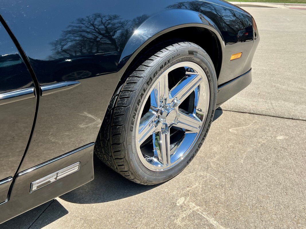 Chevrolet-Camaro-1989-Convertible-10