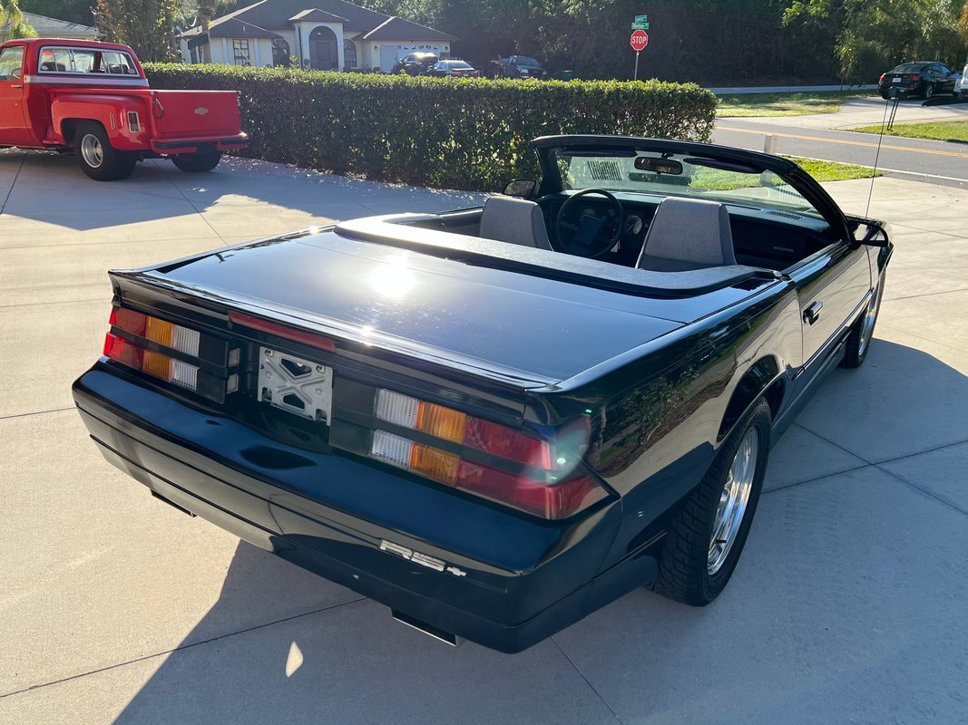 Chevrolet-Camaro-1989-Convertible-31