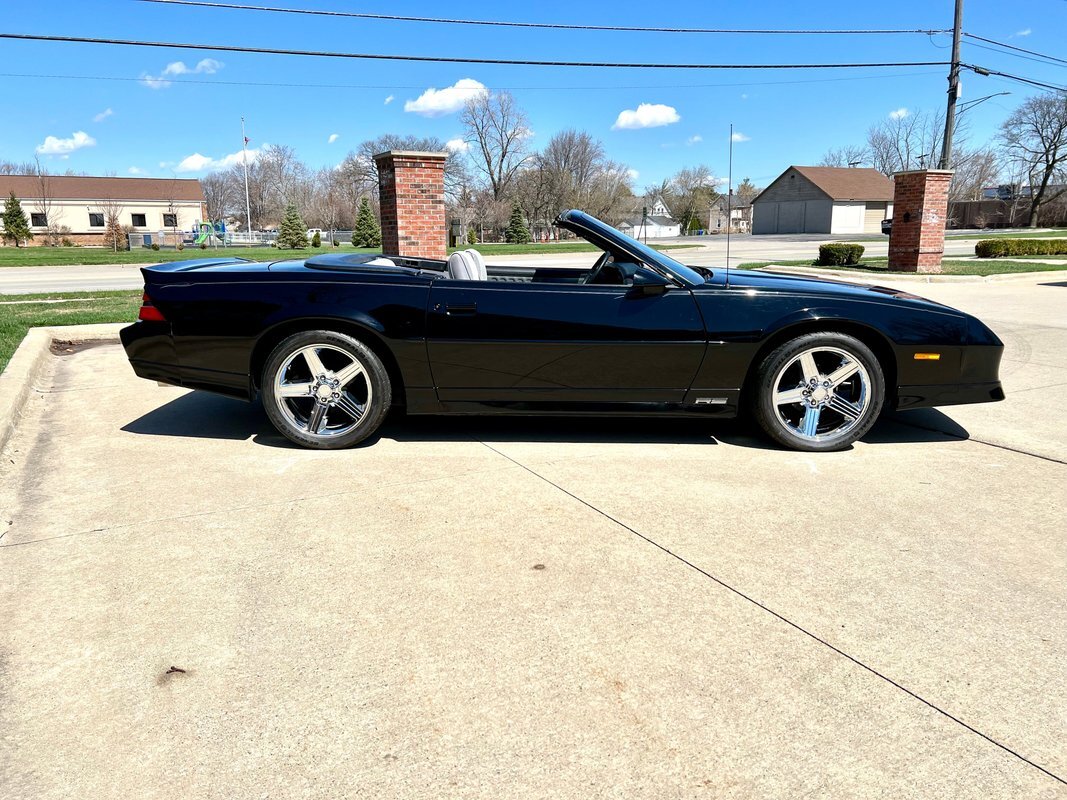 Chevrolet-Camaro-1989-Convertible-6