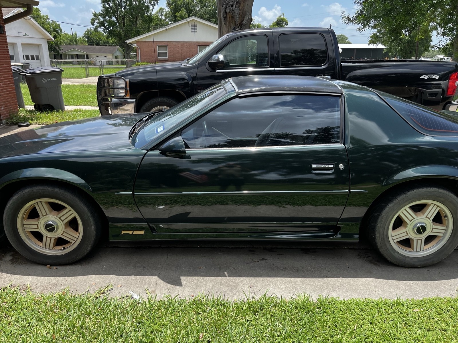 Chevrolet-Camaro-1992-Coupe-2