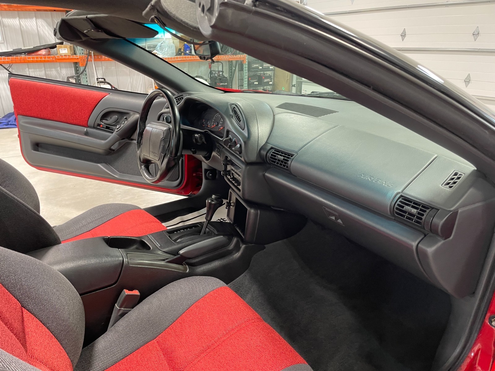 Chevrolet-Camaro-1994-Coupe-27