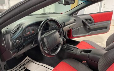 Chevrolet-Camaro-1994-Coupe-32