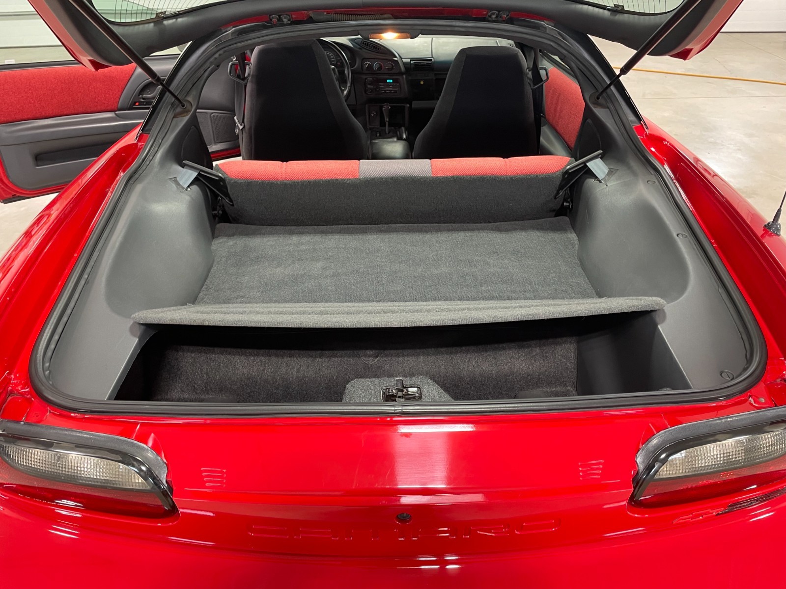 Chevrolet-Camaro-1994-Coupe-8