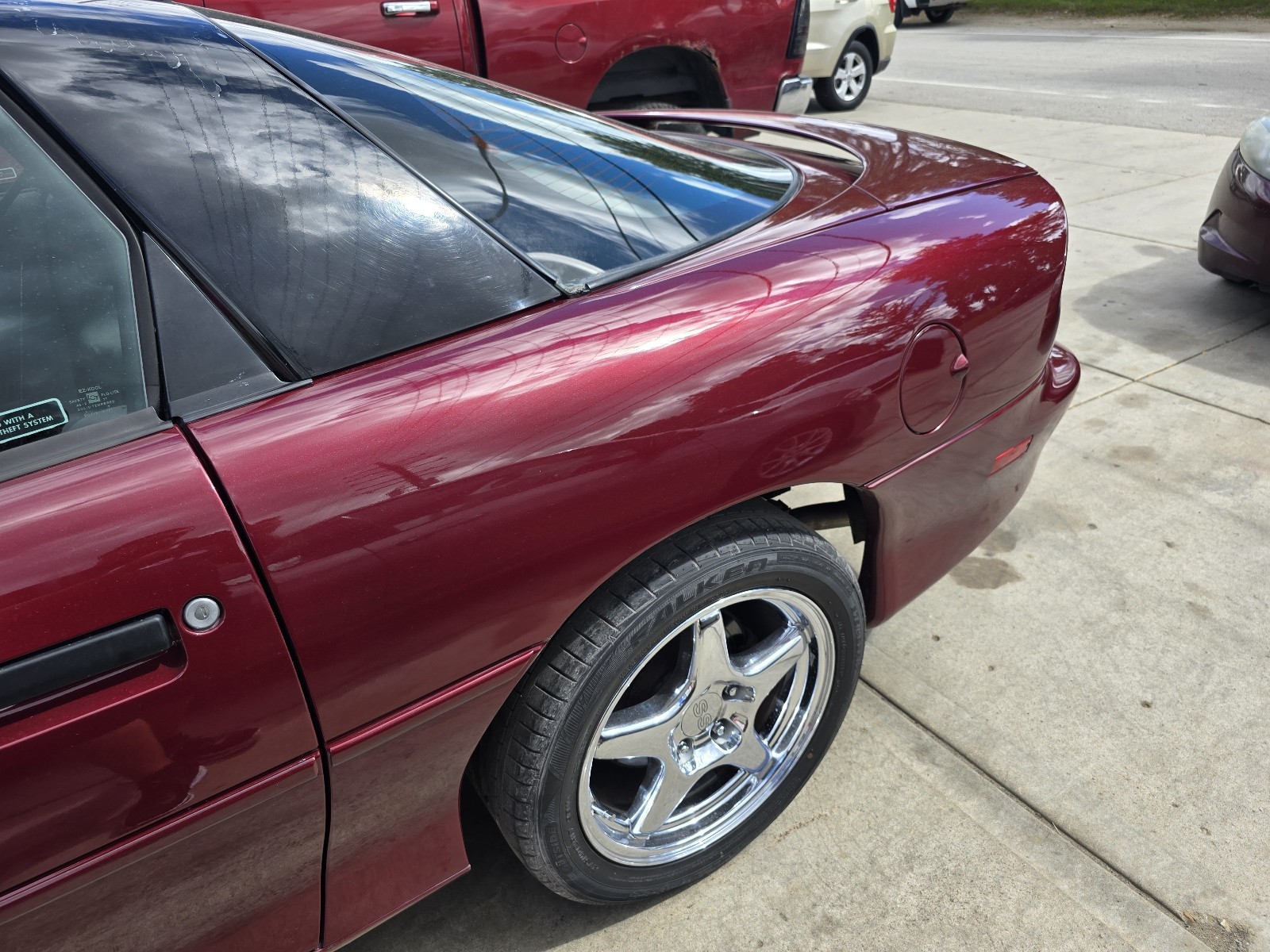 Chevrolet-Camaro-1995-Coupe-3