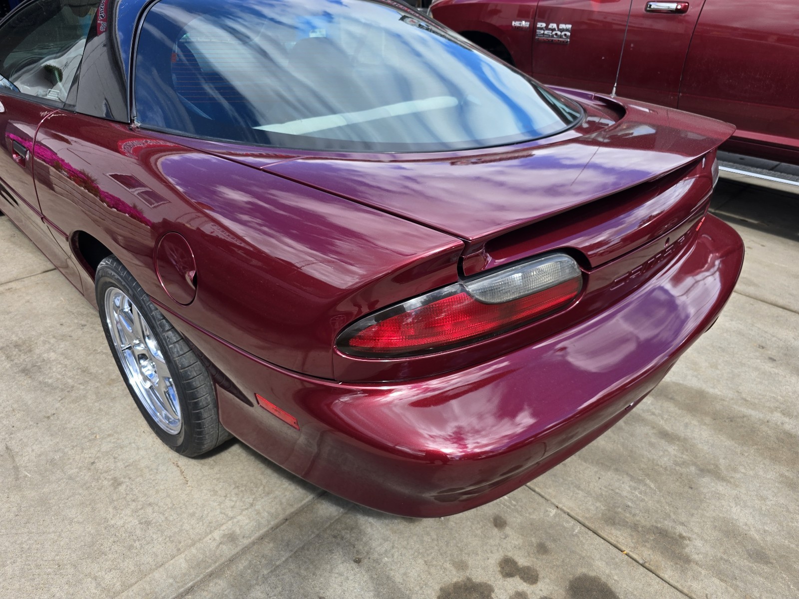 Chevrolet-Camaro-1995-Coupe-4