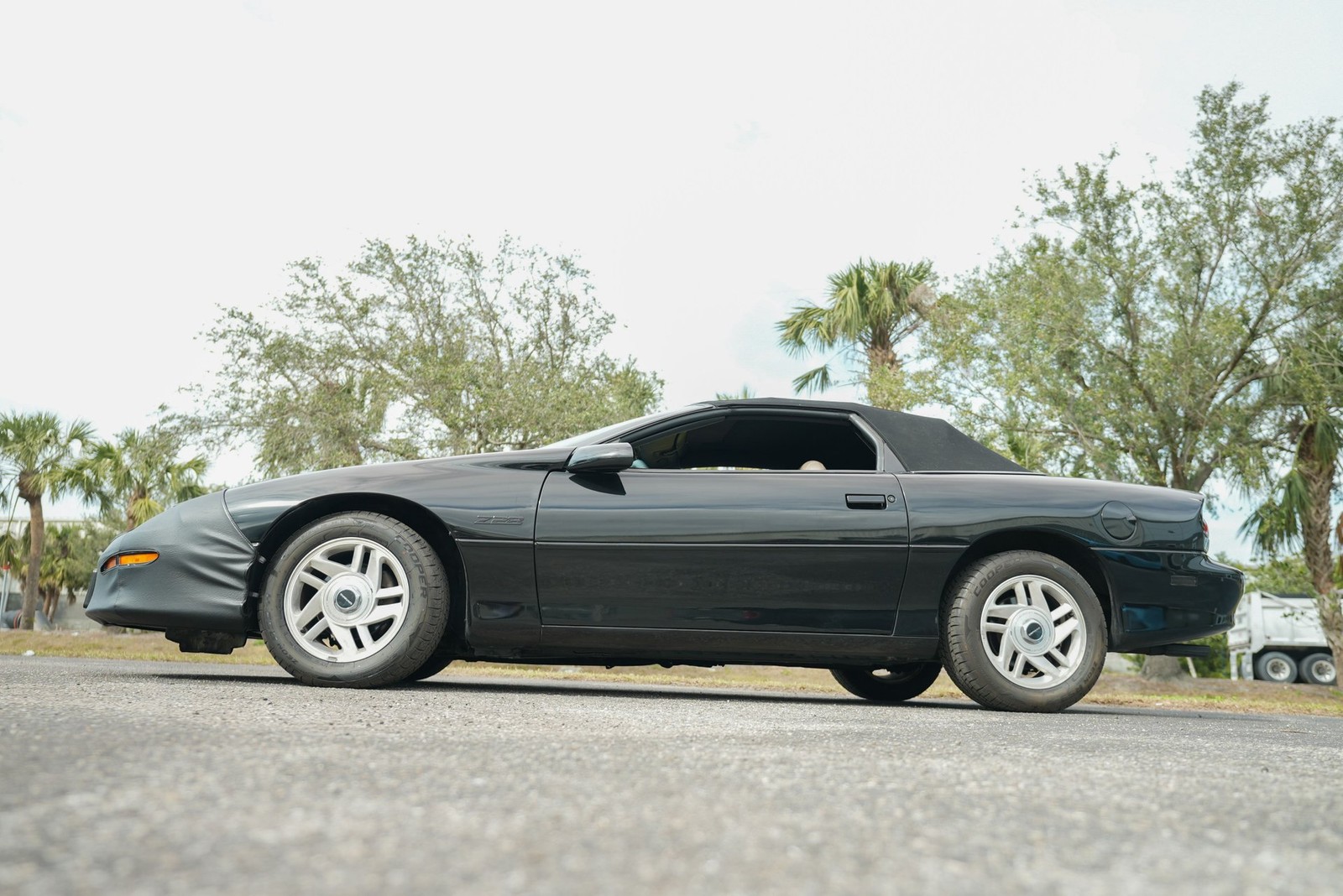 Chevrolet-Camaro-1996-Convertible-11