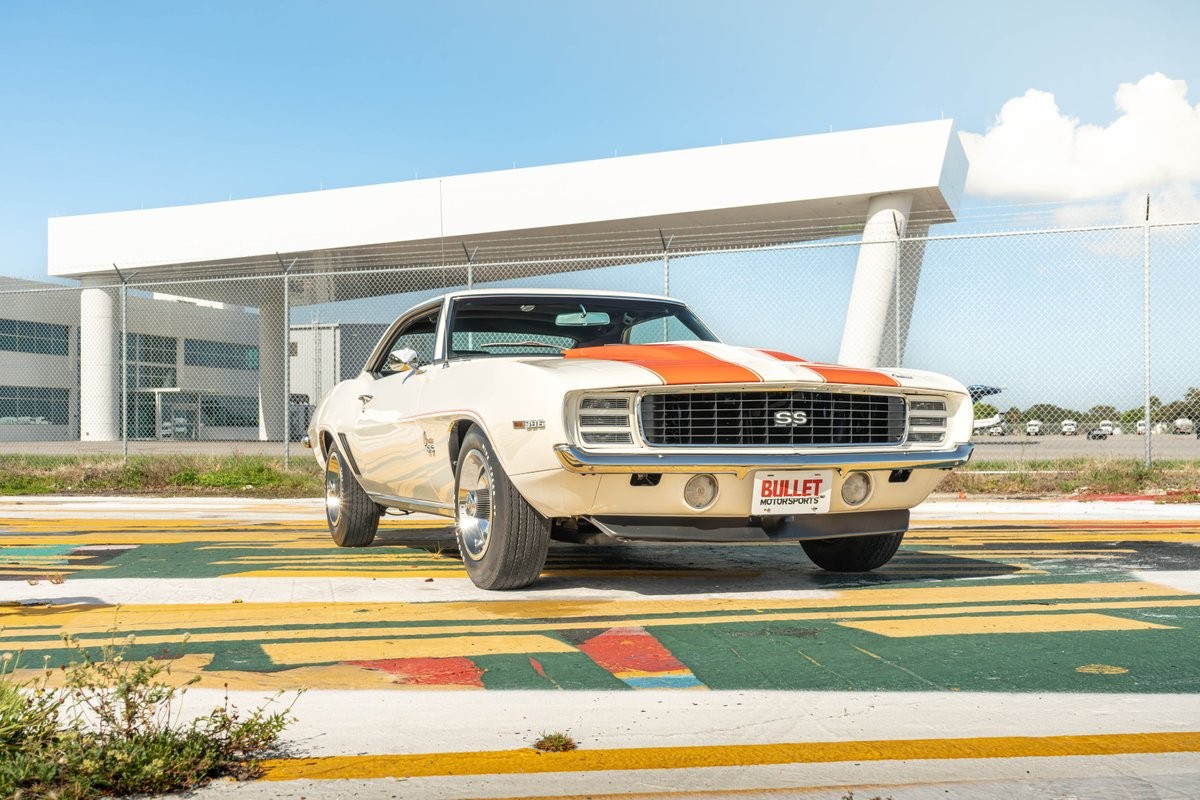 Chevrolet-Camaro-SS-Pace-Car-1969-24