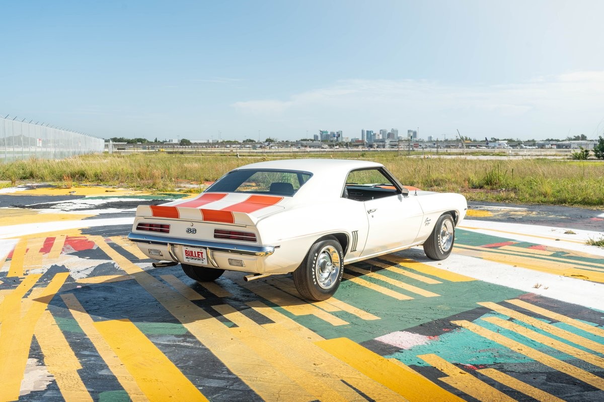 Chevrolet-Camaro-SS-Pace-Car-1969-26
