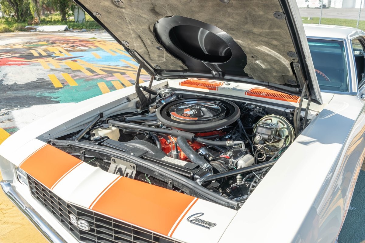 Chevrolet-Camaro-SS-Pace-Car-1969-28