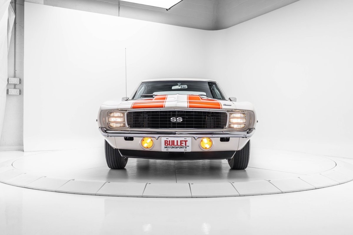 Chevrolet-Camaro-SS-Pace-Car-1969-4
