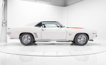 Chevrolet-Camaro-SS-Pace-Car-1969-5