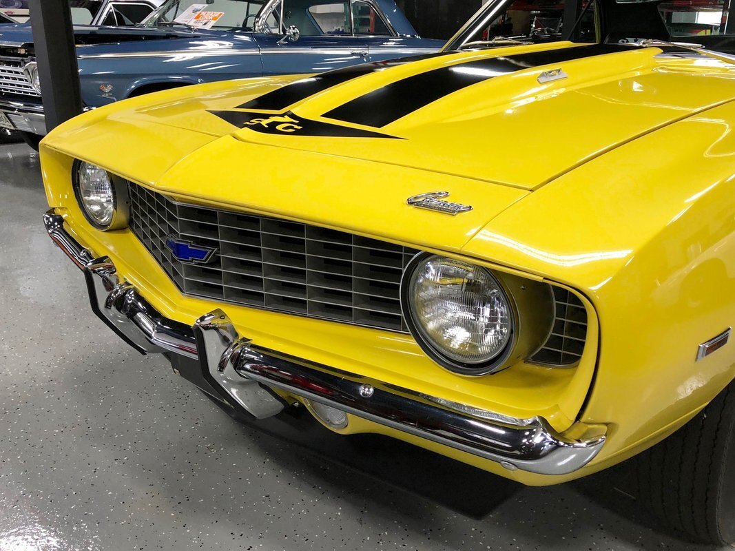 Chevrolet-Camaro-Yenko-replica-1969-10
