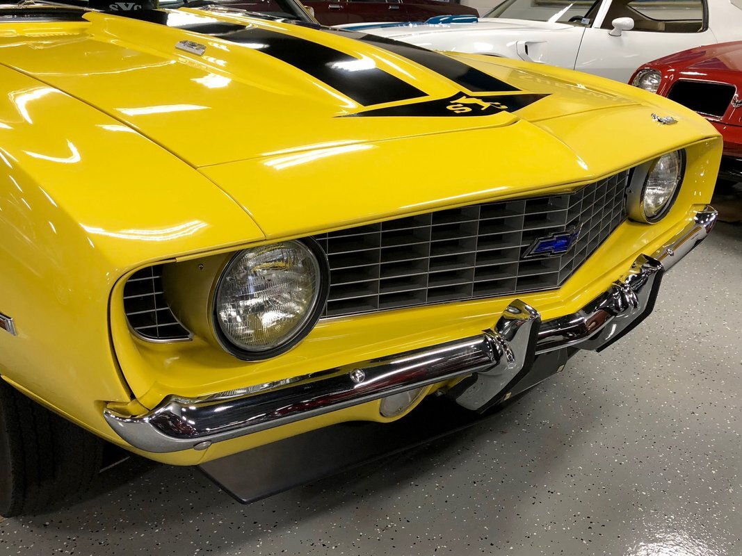 Chevrolet-Camaro-Yenko-replica-1969-12