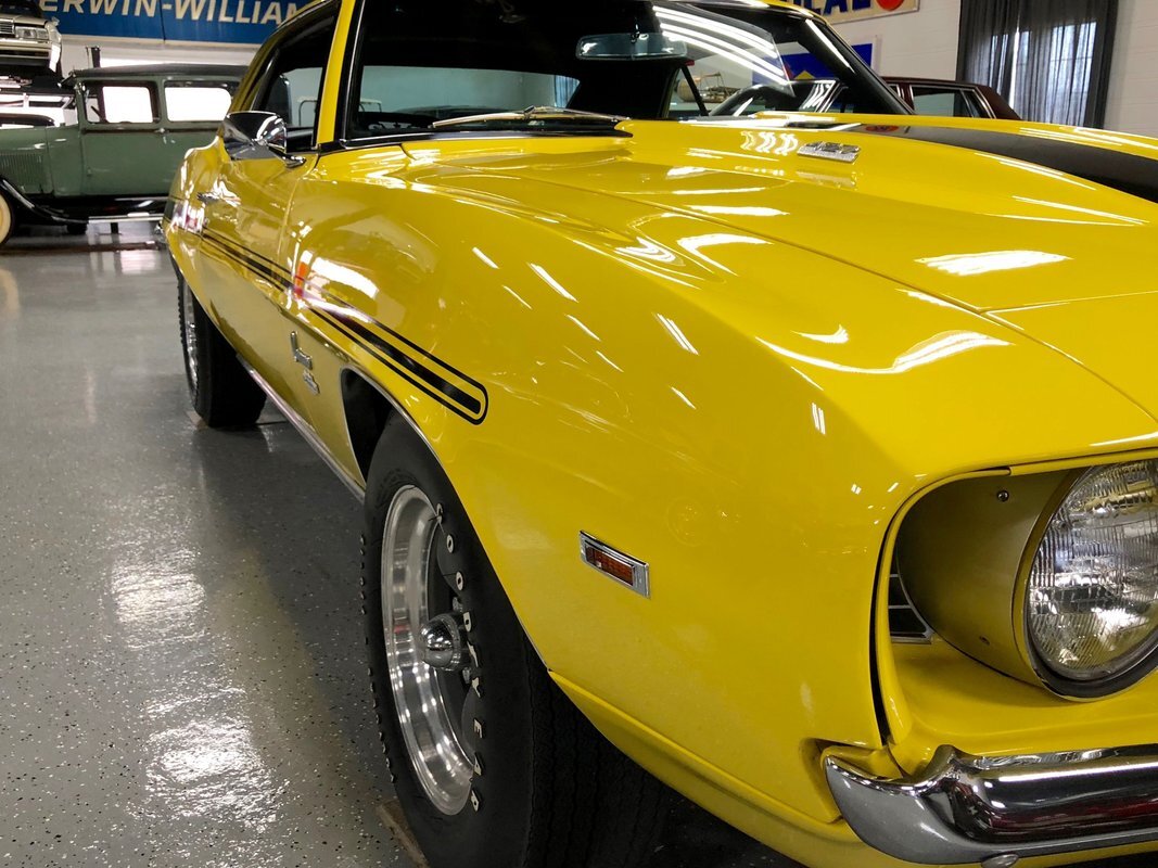 Chevrolet-Camaro-Yenko-replica-1969-14