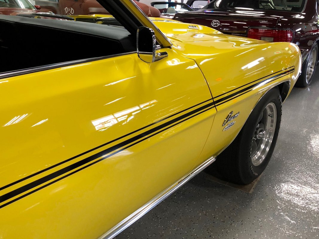 Chevrolet-Camaro-Yenko-replica-1969-15