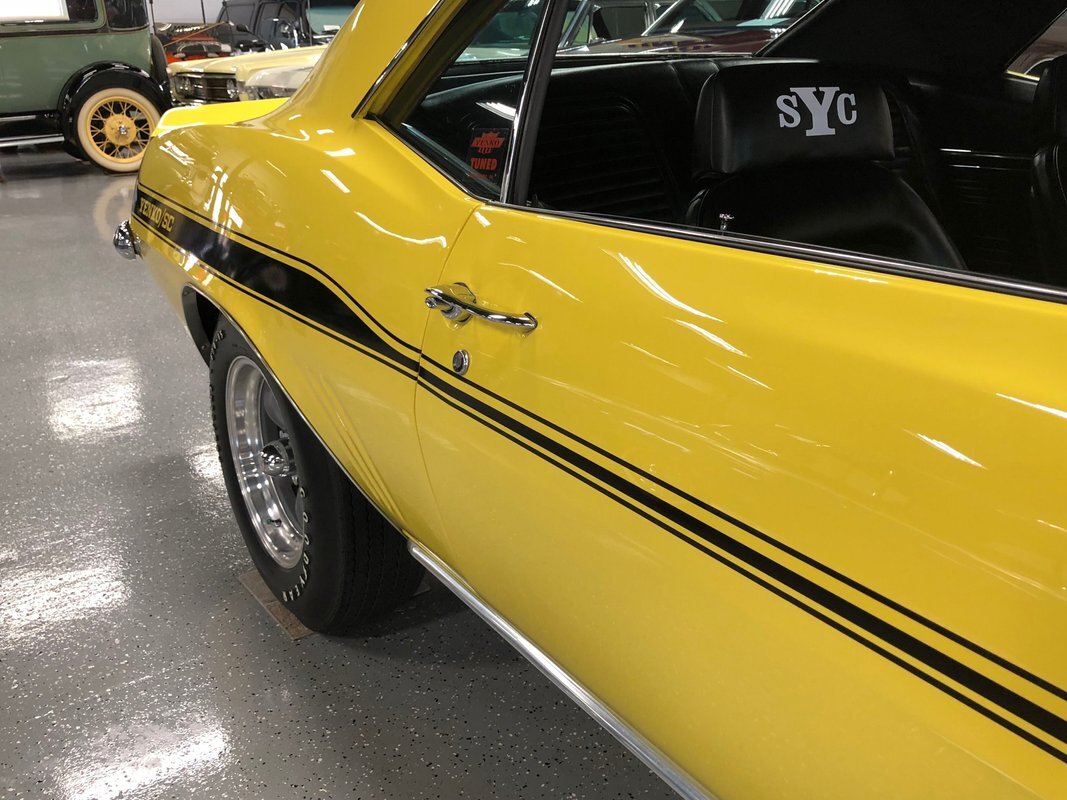Chevrolet-Camaro-Yenko-replica-1969-16