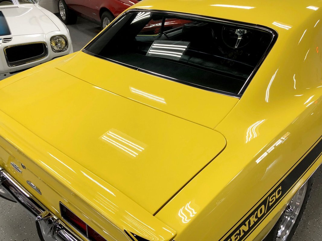 Chevrolet-Camaro-Yenko-replica-1969-18