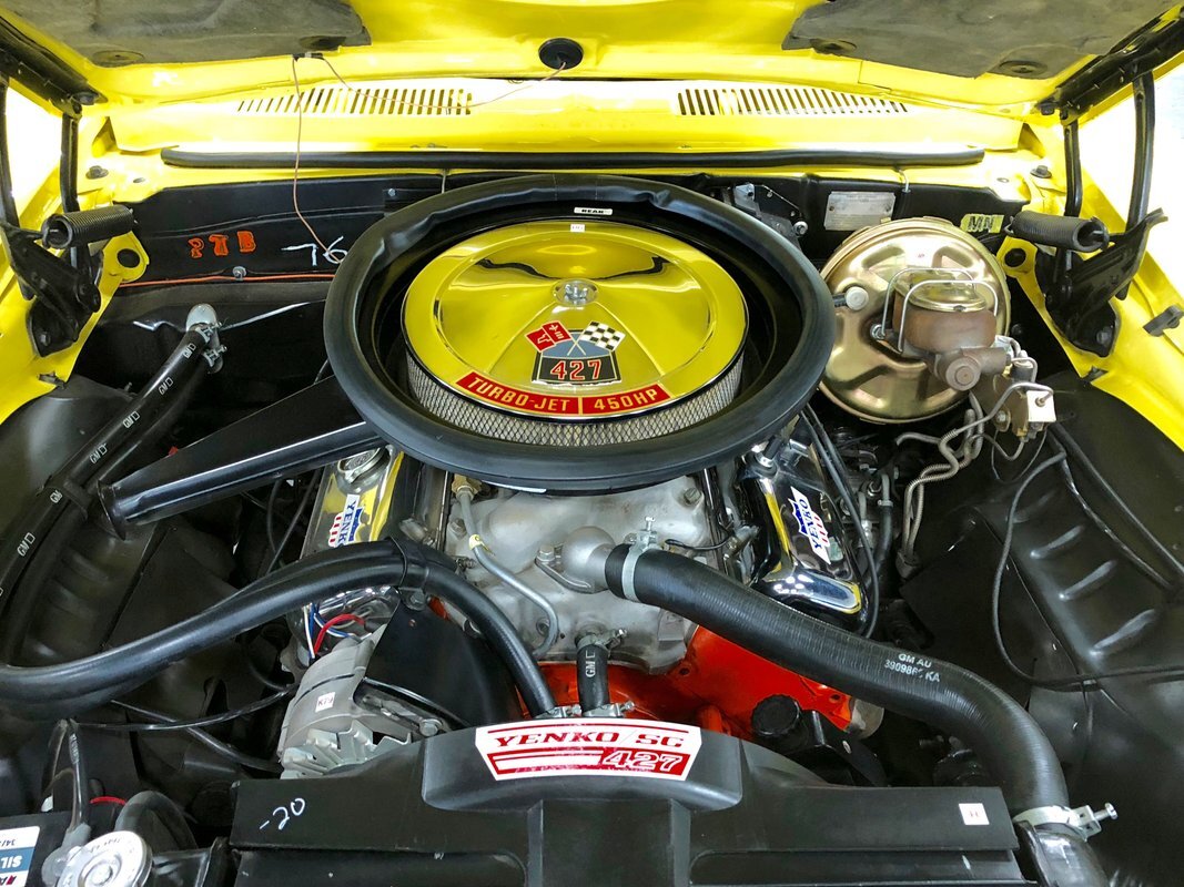 Chevrolet-Camaro-Yenko-replica-1969-23