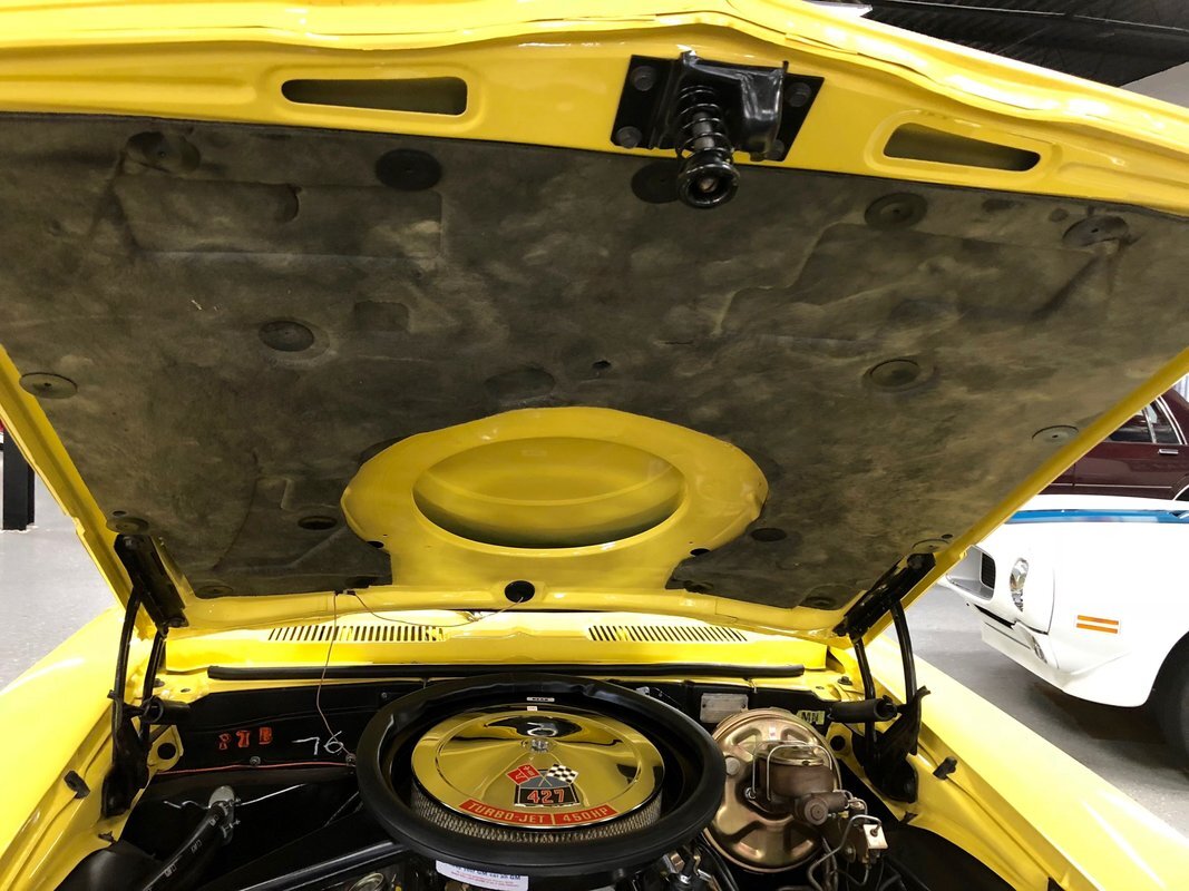 Chevrolet-Camaro-Yenko-replica-1969-35