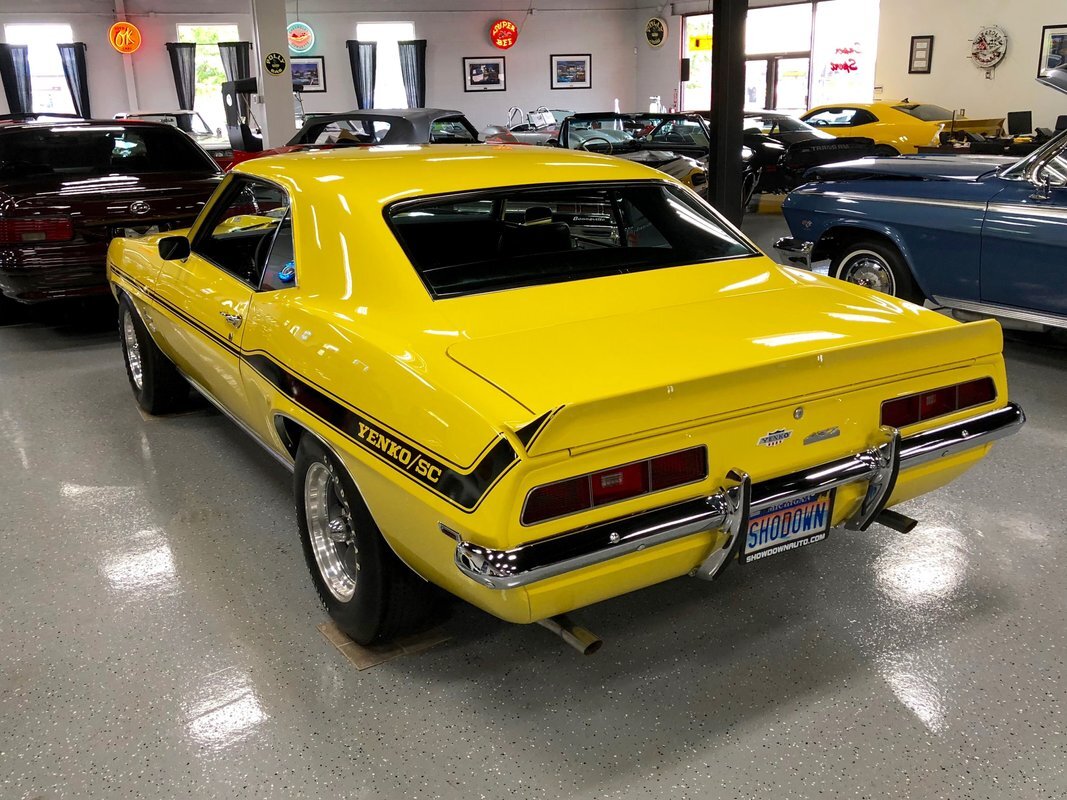 Chevrolet-Camaro-Yenko-replica-1969-6