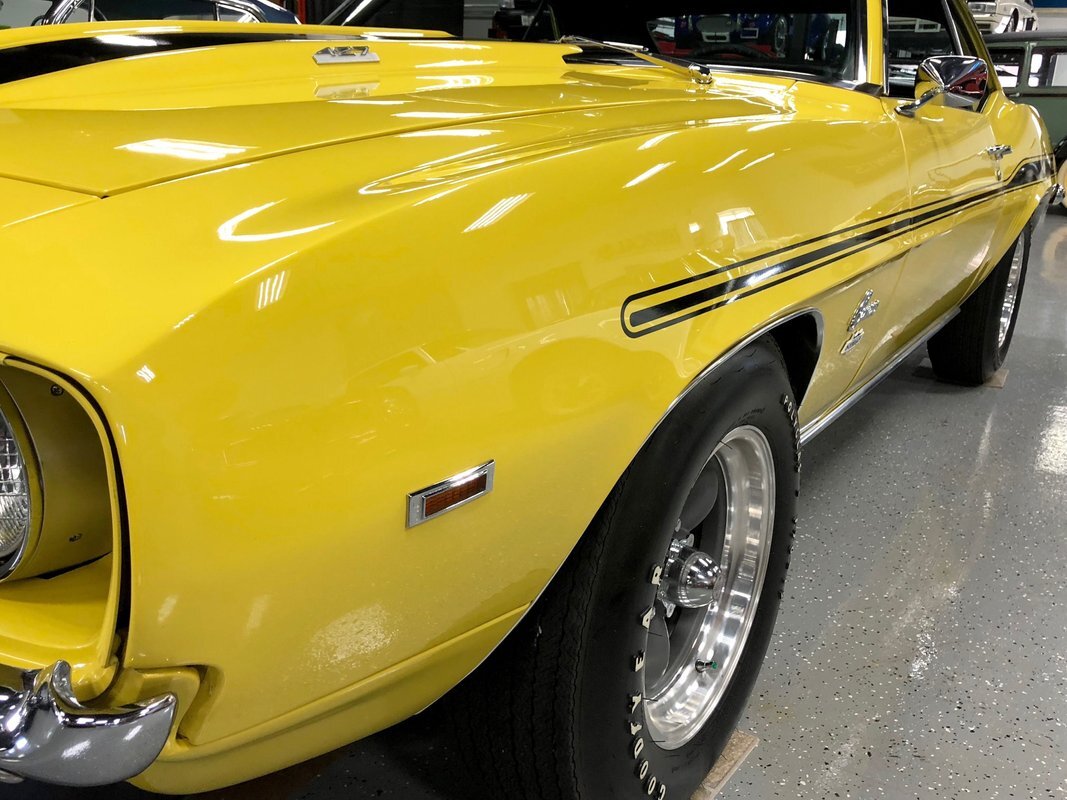 Chevrolet-Camaro-Yenko-replica-1969-9