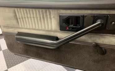 Chevrolet-Camaro-berlinetta-coupe-1983-Red-Gray-10