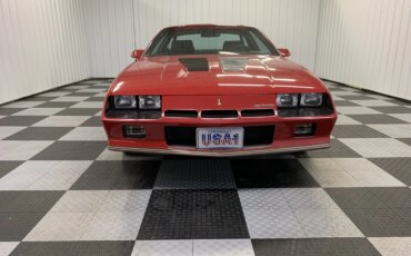 Chevrolet-Camaro-berlinetta-coupe-1983-Red-Gray-4